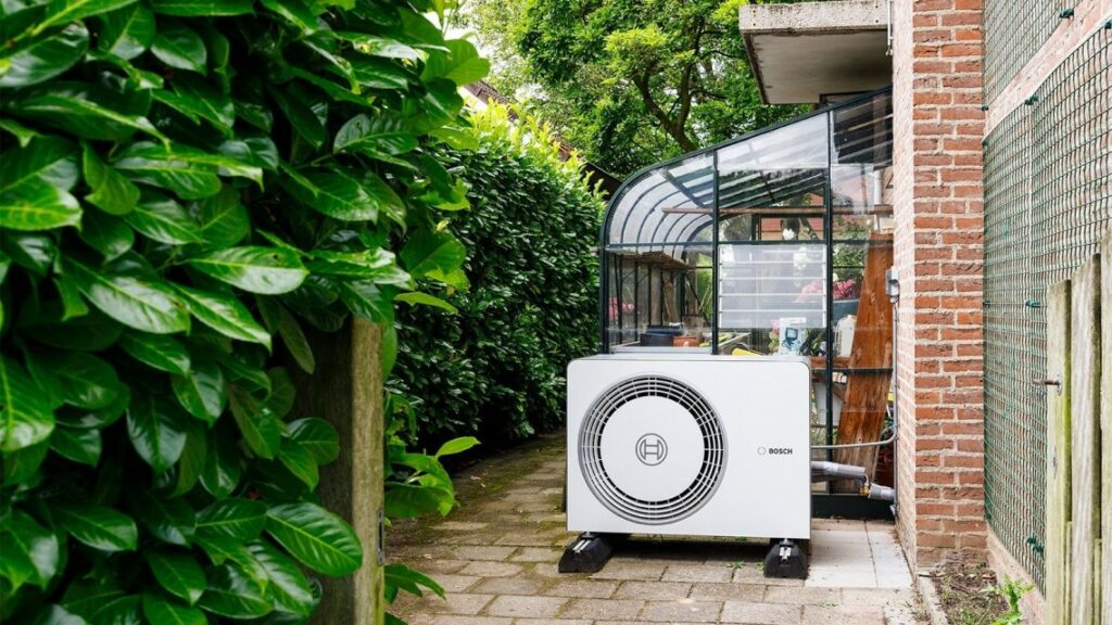 5- Foto Hybride warmtepomp – 2 van 2